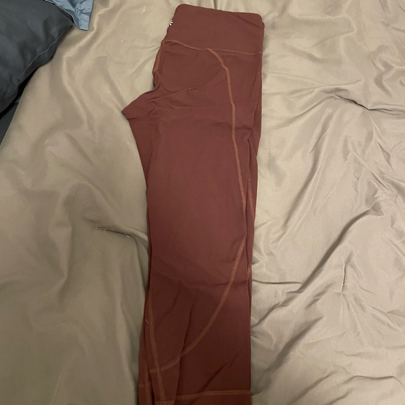 Athleta Mid Rise Salutation Capri - Picture 4 of 4